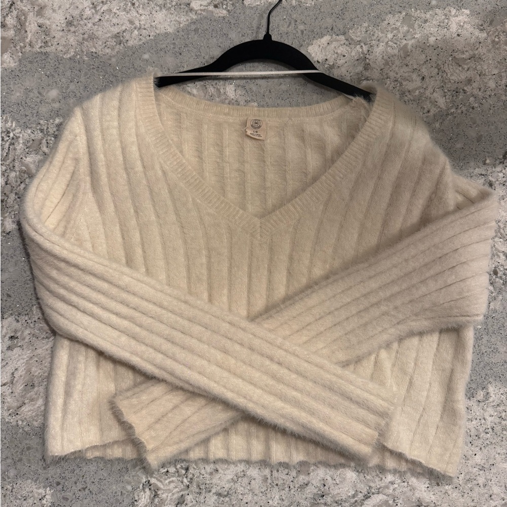 NWOT large Urban Outfitters V-Neck Fuzzy Sweater